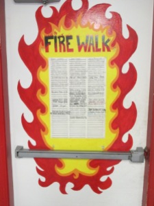 Sortie de secours intitulée "Fire Walk", référence à "Fire Walk With Me"