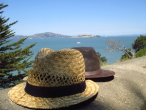 Les chapeaux s'évadent d'Alcatraz (oeuvre inachevée)